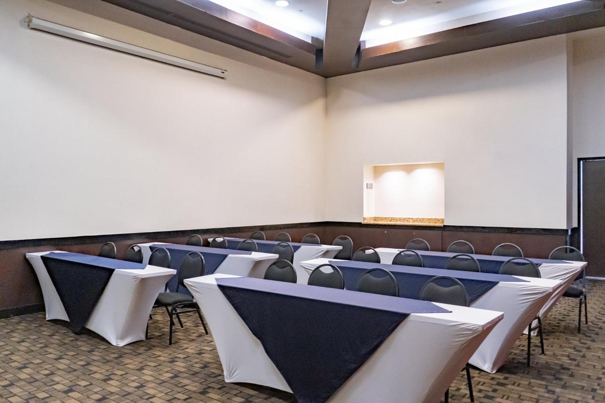 Fiesta Inn Tepic Zewnętrze zdjęcie