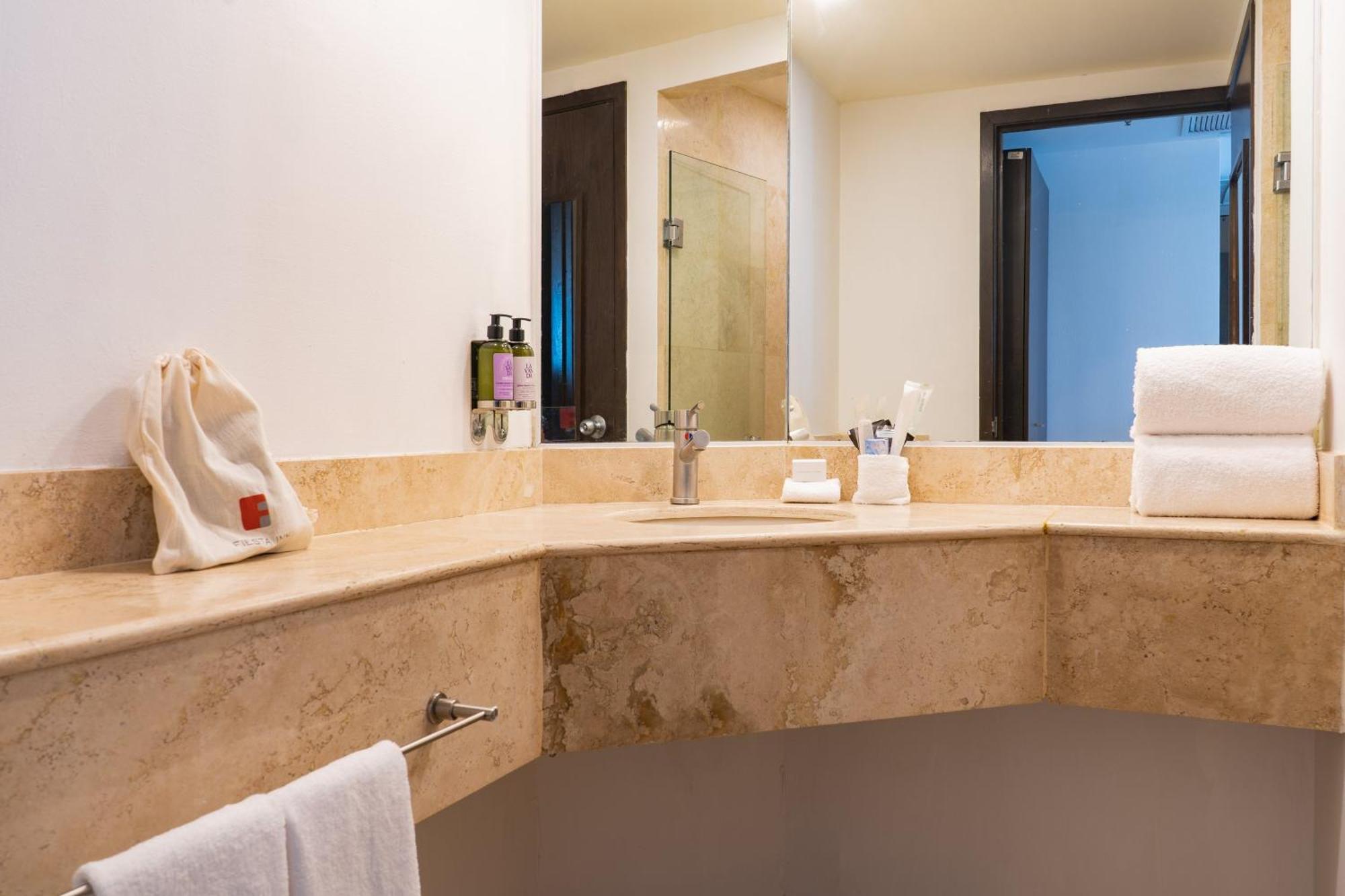 Fiesta Inn Tepic Zewnętrze zdjęcie