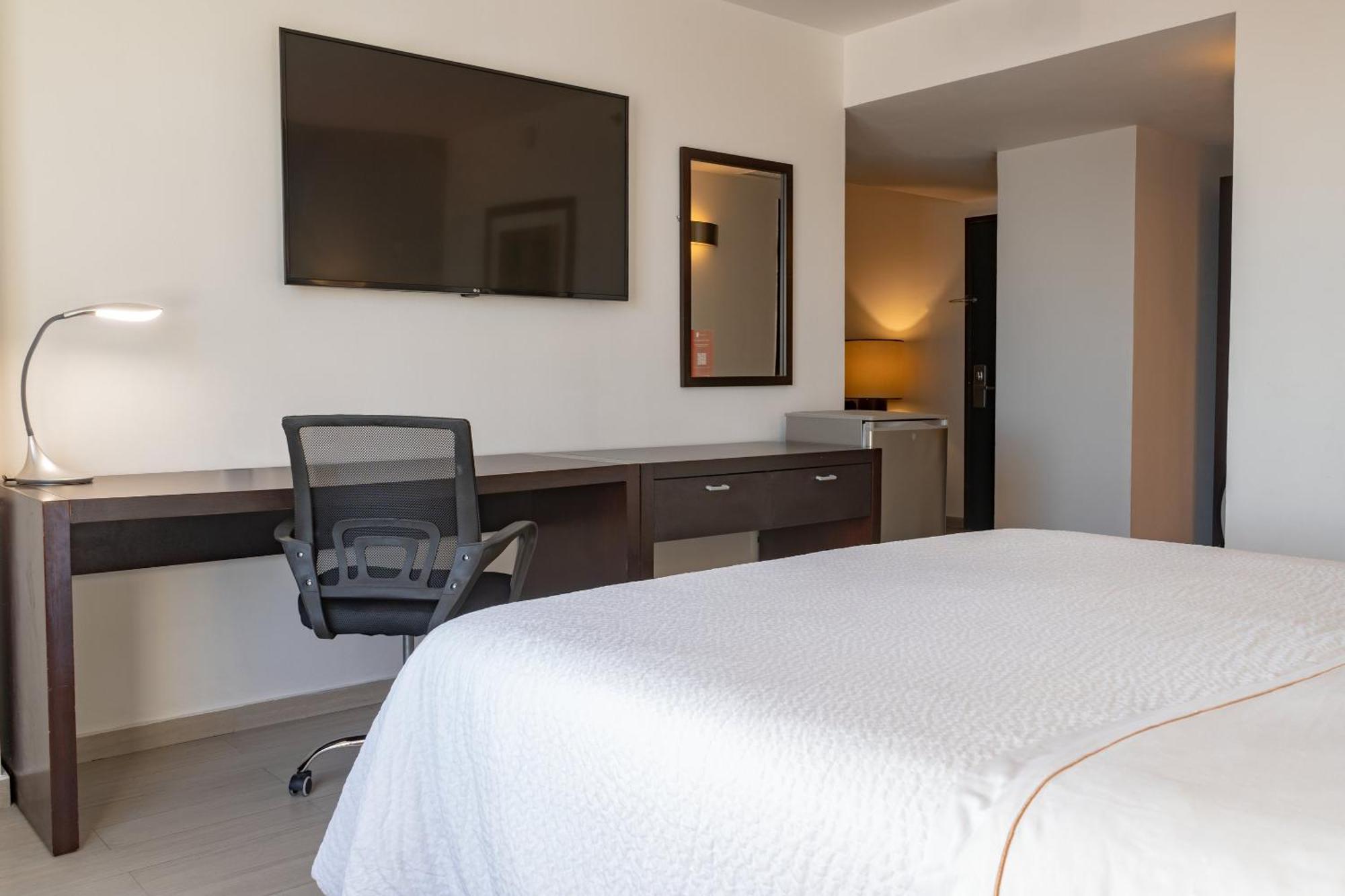 Fiesta Inn Tepic Zewnętrze zdjęcie