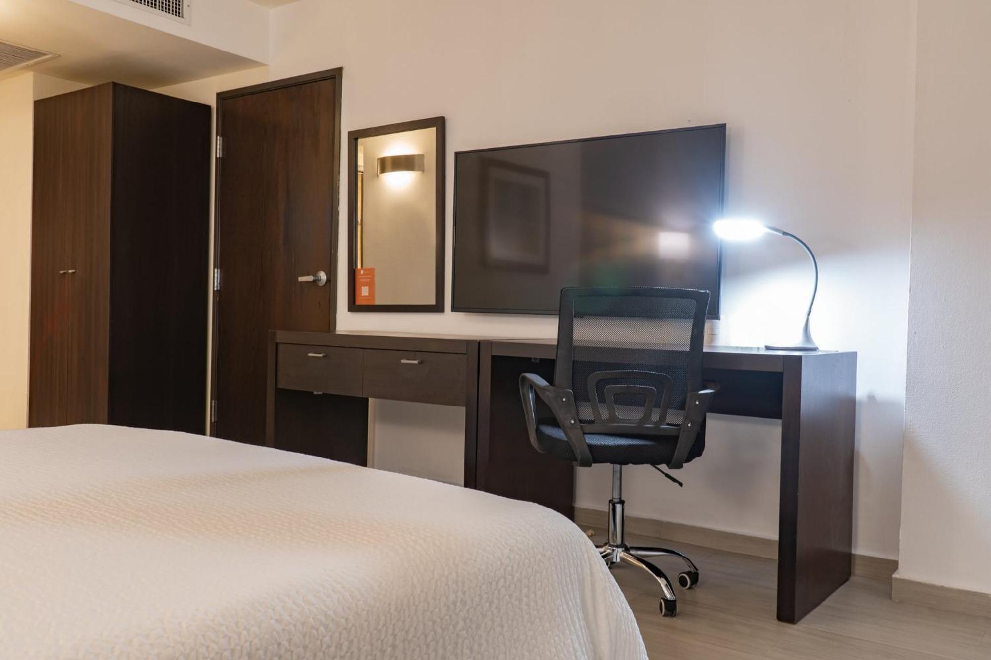 Fiesta Inn Tepic Zewnętrze zdjęcie