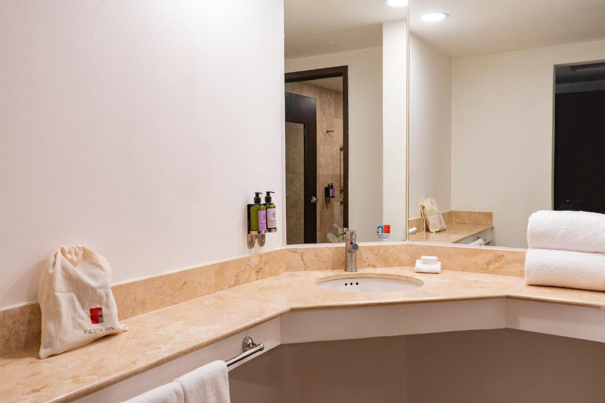 Fiesta Inn Tepic Zewnętrze zdjęcie
